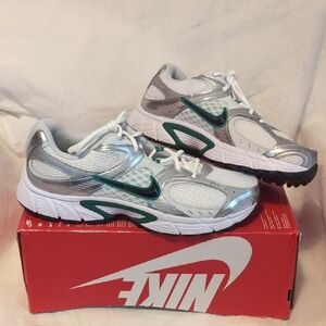 NIKE  V5 RNR MEN'S SNEAKERS SIZE 14